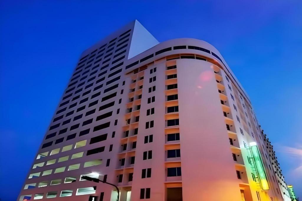 Hotel Continental Penang George Town  Kültér fotó